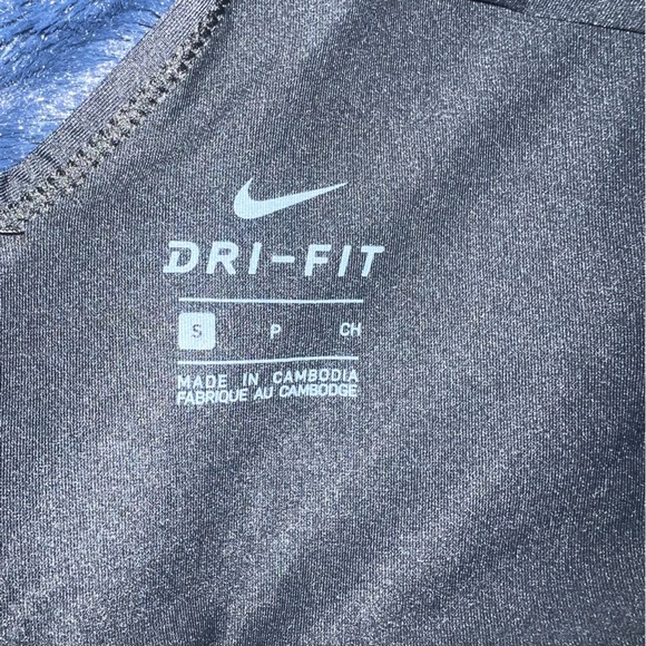 Nike Dri-Fit Tank Size Small - Picture 3 of 5